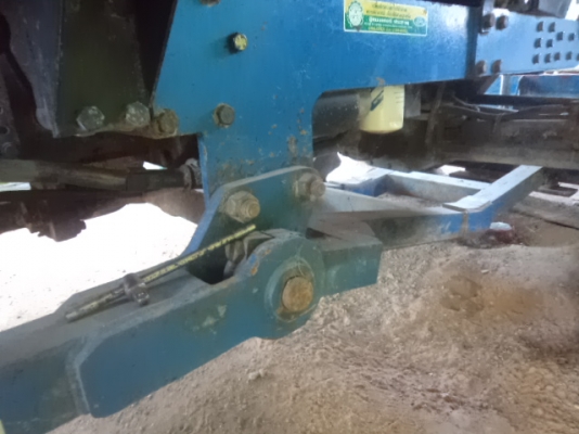 ขายรถไถฟอร์ดT90 สองเพลา มีดันน้าและผาน7 สภาพสวยพร้อมใช้งานคับ