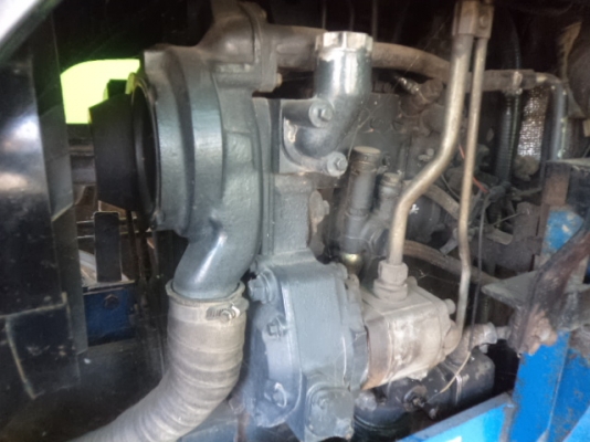 ขายรถไถฟอร์ดT90 สองเพลา มีดันน้าและผาน7 สภาพสวยพร้อมใช้งานคับ