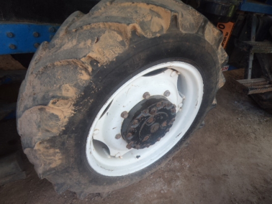 ขายรถไถฟอร์ดT90 สองเพลา มีดันน้าและผาน7 สภาพสวยพร้อมใช้งานคับ