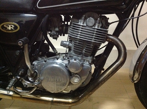 NEW!!! ขาย SR 400 ปี 95  เดิมๆ  inv. ล้อดำๆ เครื่องแน่น  65,000 ohm คอนหวัน