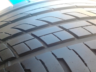 ขายยาง225/45/18 ปี 09 GREMAX Padial E107 1 คู่  ราคา :