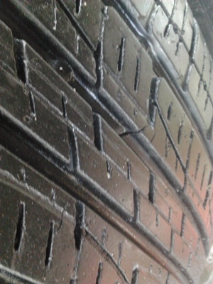 ขายยาง225/55/18 ปี 2310 KUMHO SOLUSKL 21 1 ชุด  ราคา :  2,500.00  บาท