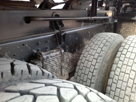 รถฮีโน่ 10 ล้อดั๊ม FM2P   380 แรงม้า ปี 53    สนใจติดต่อ 081 - 6079515