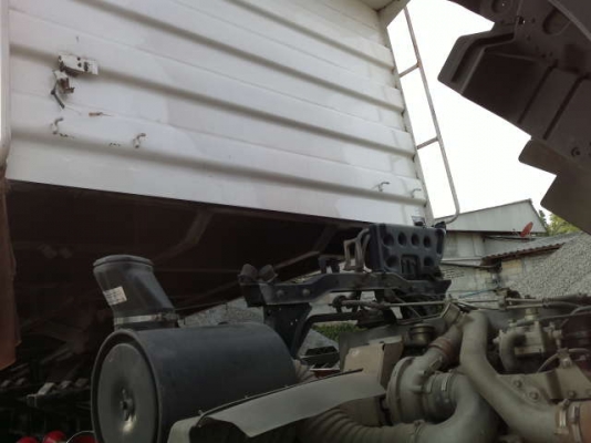 รถฮีโน่ 10 ล้อดั๊ม FM2P   380 แรงม้า ปี 53    สนใจติดต่อ 081 - 6079515