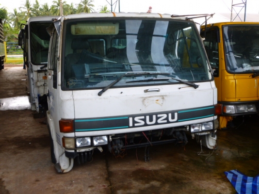 แสงฟ้าเต้นรถ/// จำหน่ายหัวเก๋งนอกเก่าญี่ปุ่น อีซุซุ ร็อกกี้ตาเหลี่ยม สภาพสวยอุปกรณ์ครบ