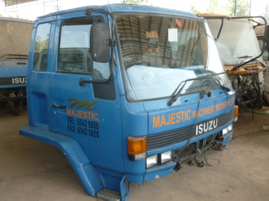 แสงฟ้าเต้นรถ/// จำหน่ายหัวเก๋งนอกเก่าญี่ปุ่น อีซุซุ ร็อกกี้ตาเหลี่ยม สภาพสวยอุปกรณ์ครบ