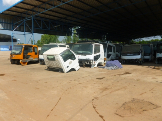 แสงฟ้าเต้นรถ/// จำหน่ายหัวเก๋งนอกเก่าญี่ปุ่น อีซุซุ ร็อกกี้ตาเหลี่ยม สภาพสวยอุปกรณ์ครบ