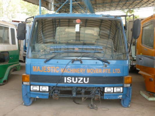 แสงฟ้าเต้นรถ/// จำหน่ายหัวเก๋งนอกเก่าญี่ปุ่น อีซุซุ ร็อกกี้ตาเหลี่ยม สภาพสวยอุปกรณ์ครบ