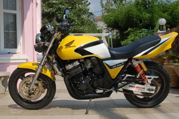ขอขาย CB400 Y98 Version S สีเหลื่องลาย TEC3 ท่อสูตร SHOTGUN ของแต่งเพียบสภาพสวยๆ