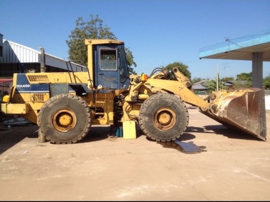 ขายรถตักล้อยาง KOMATSU WA450-1 สภาพสวย ขายด่วน 1,250,000 บาท