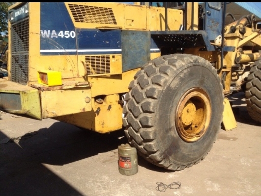ขายรถตักล้อยาง KOMATSU WA450-1 สภาพสวย ขายด่วน 1,250,000 บาท