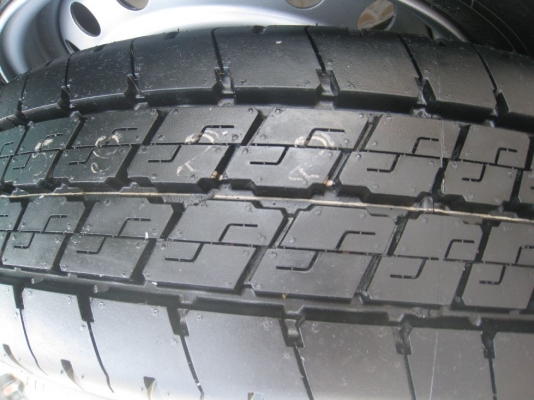 ขายกะทะล้อ isuzu d-max 15" 6/139 +ยางป้ายแดงปี 12(081-3747940)