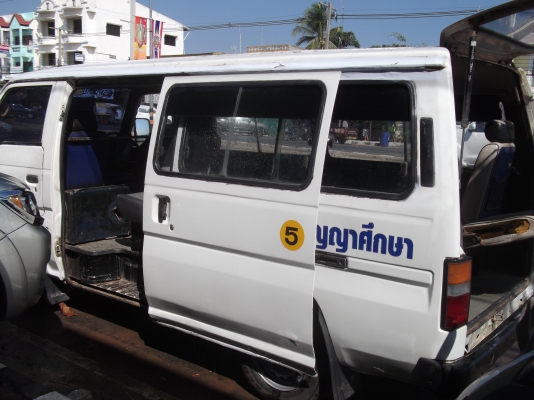 รถตู้ขายด่วน..ขายให้ถืกๆ รถใช้งานทุกวัน รับส่งนักเรียน เครื่องยนต์ 2500 C.C.ประหยัดเชื้อเพลิงบักขนาดเด้อสิบอกไห่.. รถตู้ขายด่วน..ขายให้ถืกๆ รถใช้งานทุกวัน รับส่งนักเรียน เครื่องยนต์ 2500 C.C.ประหยัดเชื้อเพลิงบักขนาดเด้อสิบอกไห่..