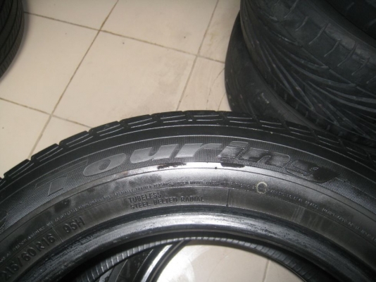 ขายเศษยาง nitto nt650 215/60r16 ปี09(1เส้น)(081-3747940)