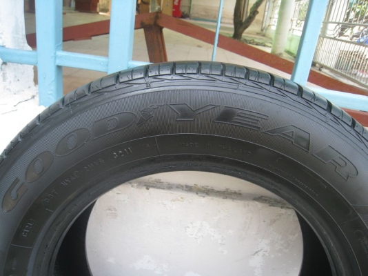 ขายเศษยาง goodyear excellence 195/65r15ปี11(1เส้น)(081-3747940)