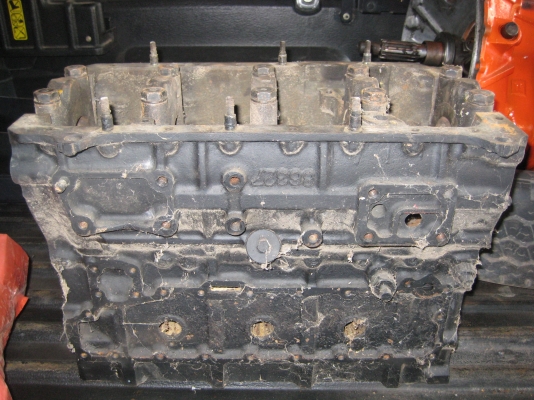 ขายเสื้อสูบ 4BD1 115แรงม้าเสื้อสแตนดาร์ดไม่เคยไสเจีย ไม่แตก ไม่ร้าว พร้อมหมายเลข