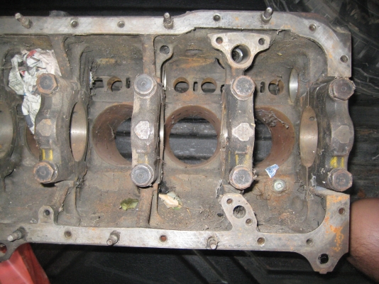 ขายเสื้อสูบ 4BD1 115แรงม้าเสื้อสแตนดาร์ดไม่เคยไสเจีย ไม่แตก ไม่ร้าว พร้อมหมายเลข