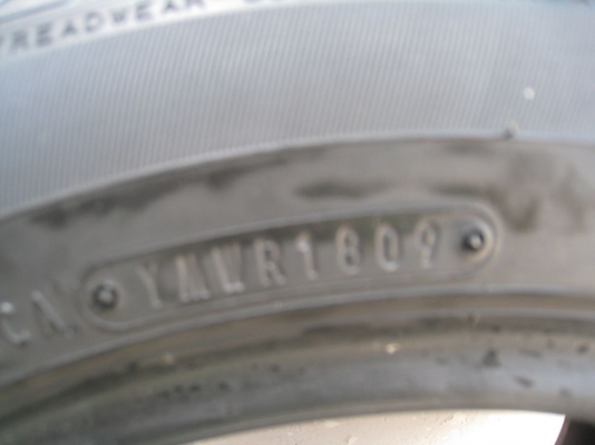 ขายยาง dunlop sp sport2030 185/60r15 ปี 09,10 (1คู่)(081-3747940)