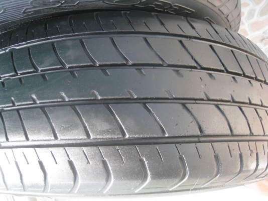 ขายยาง dunlop sp sport2030 185/60r15 ปี 09,10 (1คู่)(081-3747940)