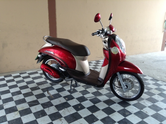 ขาย!!!สกู๊ปปี้ไอ ปี53 รถเครื่องดีคับ มีเล่มทะเบียนครบ ภาษีไม่หมด