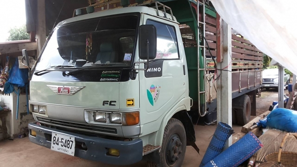 ***ขายแล้วครับขอบคุณ Truck2hand ขาย6ล้อช่วงยาว สภาพสวยๆเดิมจัด HINO FC2WHLA 120HP ซุปเปอร์เสี่ยห้างแท้ปีปี38 กระจกไฟฟ้า WO4D120แรง แน่นๆแรงไม่มีเยิ้ม ช่วงล่างคัสซีสวยมากๆ เดิมๆโรงงาน ไม่มีบวม กระบะไม้5.3ม.พื้นไม้ข้างไม้คอกไม้ สภาพสวยมากไม่มีผุ หัวบางเดิมภ
