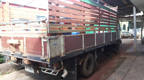 ***ขายแล้วครับขอบคุณ Truck2hand ขาย6ล้อช่วงยาว สภาพสวยๆเดิมจัด HINO FC2WHLA 120HP ซุปเปอร์เสี่ยห้างแท้ปีปี38 กระจกไฟฟ้า WO4D120แรง แน่นๆแรงไม่มีเยิ้ม ช่วงล่างคัสซีสวยมากๆ เดิมๆโรงงาน ไม่มีบวม กระบะไม้5.3ม.พื้นไม้ข้างไม้คอกไม้ สภาพสวยมากไม่มีผุ หัวบางเดิมภ ***ขายแล้วครับขอบคุณ Truck2hand ขาย6ล้อช่วงยาว สภาพสวยๆเดิมจัด HINO FC2WHLA 120HP ซุปเปอร์เสี่ยห้างแท้ปีปี38 กระจกไฟฟ้า WO4D120แรง แน่นๆแรงไม่มีเยิ้ม ช่วงล่างคัสซีสวยมากๆ เดิมๆโรงงาน ไม่มีบวม กระบะไม้5.3ม.พื้นไม้ข้างไม้คอกไม้ สภาพสวยมากไม่มีผุ หัวบางเดิมภ