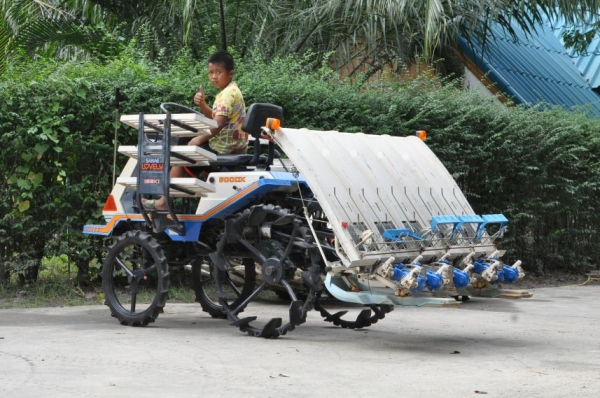 ขายรถดำนาราคาถูกISEKI PA500 ใหญ่5แถวสภาพสวยเดิมจากญี่ปุ่นยังไม่เคยใช้ในไทย 59,000เท่านั้น!!