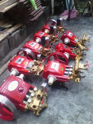 ขายเครื่องพ่นยา3สูบแรงดันสูงราคาถูกๆ