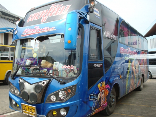 ขายด่วนรถบัสปรับอากาศ 9 เมตรสวยมากๆหาแบบนี้ไม่ได้แล้ว สีใหม่ทำได้ไม่กี่เดือน แอร์เย็นฉ่ำ เครื่องเสียงเต็มๆ เจ้าของดูแลอย่างดีไม่เคยมีปัญหา สนใจติดต่อ 081-8255812