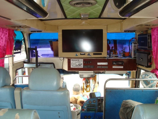 ขายด่วนรถบัสปรับอากาศ 9 เมตรสวยมากๆหาแบบนี้ไม่ได้แล้ว สีใหม่ทำได้ไม่กี่เดือน แอร์เย็นฉ่ำ เครื่องเสียงเต็มๆ เจ้าของดูแลอย่างดีไม่เคยมีปัญหา สนใจติดต่อ 081-8255812