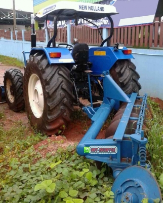 ขาย รถไถ ล้อยาง 2 เพลา NEWHOLLAND รุ่น TT 75