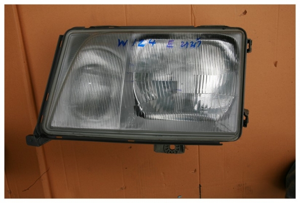 ขายไฟใหญ่ด้านซ้าย Benz E Class W124 Eหน้า สภาพดี