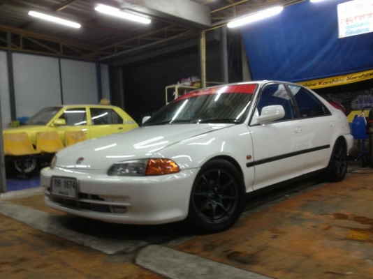 รถบ้าน CIVIC ตัวท๊อบเครื่องD15b V-tec ช่างล่างแน่น แอร์เย็นฉ่ำ ทรงสวย ใครมองหาอยู่ไม่ผิดหวังครับ