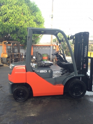 ต้องการขาย toyota 8fd20 ต้องการขาย toyota 8fd20