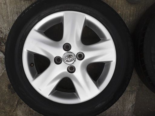 แม็ก Toyota Vios 5ก้าน 15-4-100 พร้อมยางDunlop 185-60-15 แม็ก Toyota Vios 5ก้าน 15-4-100 พร้อมยางDunlop 185-60-15