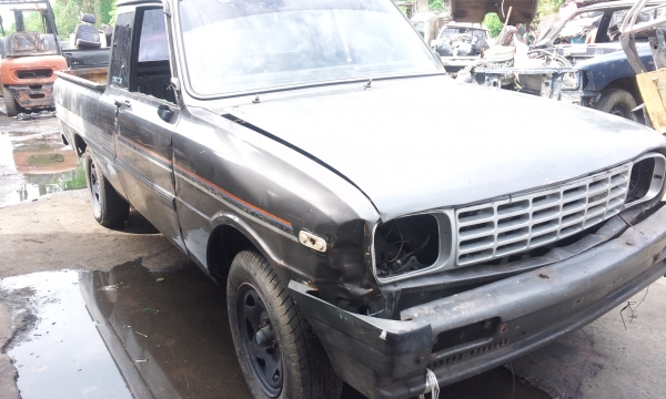 เอาไปปั้นต่อmazda familiay1300ราคาถูก27000บาท เอาไปปั้นต่อmazda familiay1300ราคาถูก27000บาท