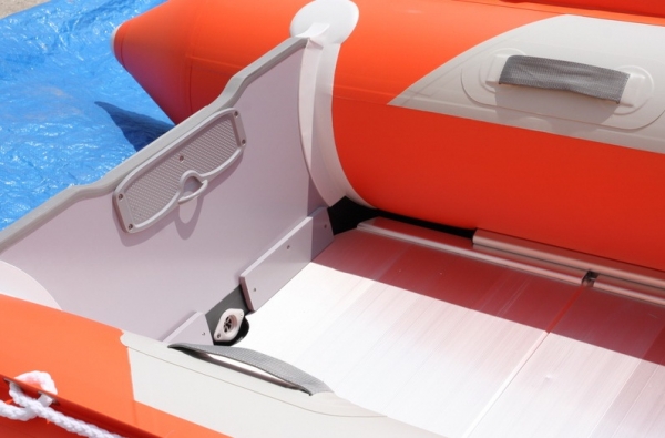 ขายเรือยางกู้ภัยหลายขนาด 2.5 - 6 เมตร หนา .09มิล ถึง 1.2 มิล  ของใหม่ครับ