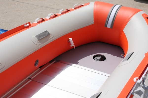 ขายเรือยางกู้ภัยหลายขนาด 2.5 - 6 เมตร หนา .09มิล ถึง 1.2 มิล  ของใหม่ครับ