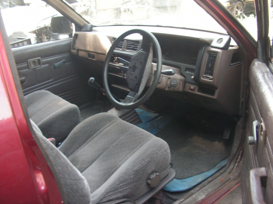 นิสสันเเวน2ประตู