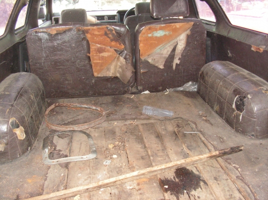 นิสสันเเวน2ประตู