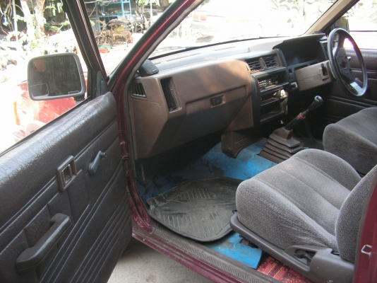 นิสสันเเวน2ประตู