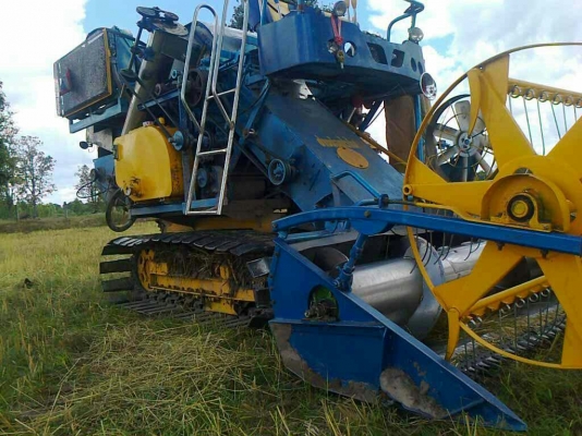 ขายรถเกี่ยวรองกระสอบเจ้าช้างน้อยไวไฟ ขายรถเกี่ยวรองกระสอบเจ้าช้างน้อยไวไฟ