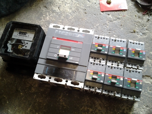 ขาย !! เหมาเบเกอร์ abb มิเตอร์ไฟ 3 สาย ถอดตู้มา