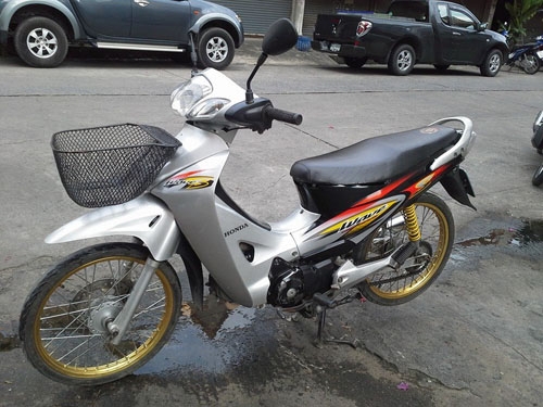 wave 125 s ปี 47 สตาร์ทมือ รถบ้าน เครื่องเดิม แน่นๆ ชุดสีสวย เอกสารครบ ภาษี พรบ.ไม่หมด