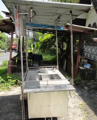 ขายรถเข็นไว้ทำมาหากิน