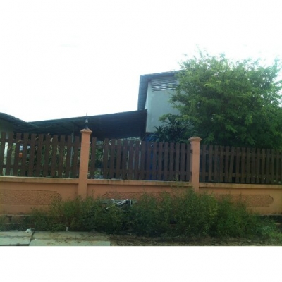 ตู้คอนเทนเนอร์ และ โครงหลังคาโรงงาน ตู้คอนเทนเนอร์ และ โครงหลังคาโรงงาน