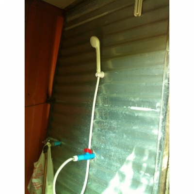 ตู้คอนเทนเนอร์ และ โครงหลังคาโรงงาน ตู้คอนเทนเนอร์ และ โครงหลังคาโรงงาน