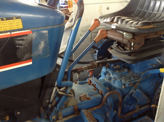 รถไถนำเข้าจากต่างประเทศFORD3930ขนาด3สูบ2เพลา60แรงคานหน้าคาลาโร่ ลุยหล่มได้สบายๆ รถไถนำเข้าจากต่างประเทศFORD3930ขนาด3สูบ2เพลา60แรงคานหน้าคาลาโร่ ลุยหล่มได้สบายๆ