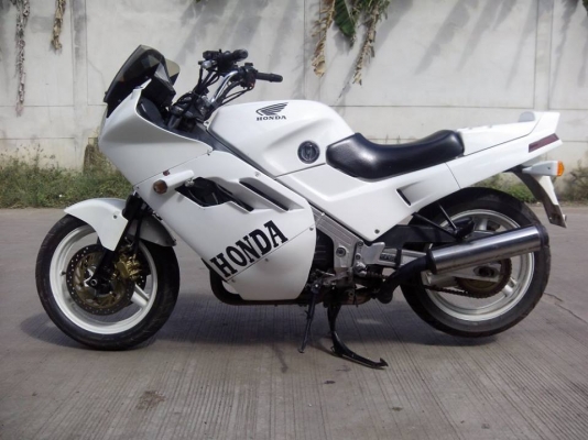 ขาย vfr 750 police ปี 1989 สภาพ95\% อินวอยแท้ รถเครื่องดีมาก วาล์วไม่มีดัง