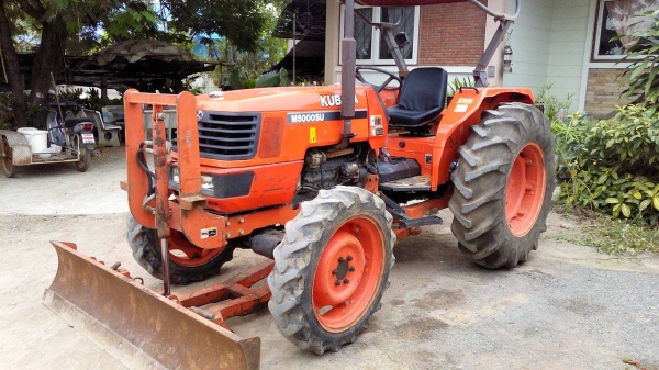 ขาย KUBOTA  M5000 รุ่นล่าสุดเซฟตี้สตาร์ท เครื่องดี เกียร์ดีไม่หอน มีอุปกรณ์ต่อพ่วงราคาพิเศษ